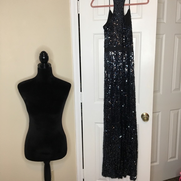 🍾NWOT BEAUTIFUL FULL SEQUINED BALL GOWN🍾 - Picture 4 of 6